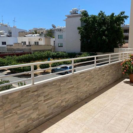 Holiday City Center Apartment Larnaca Luaran gambar