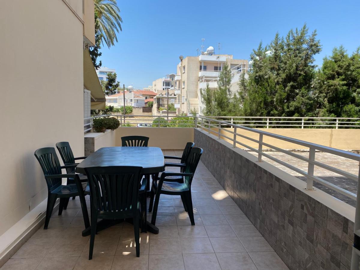 Holiday City Center Apartment Larnaca Luaran gambar