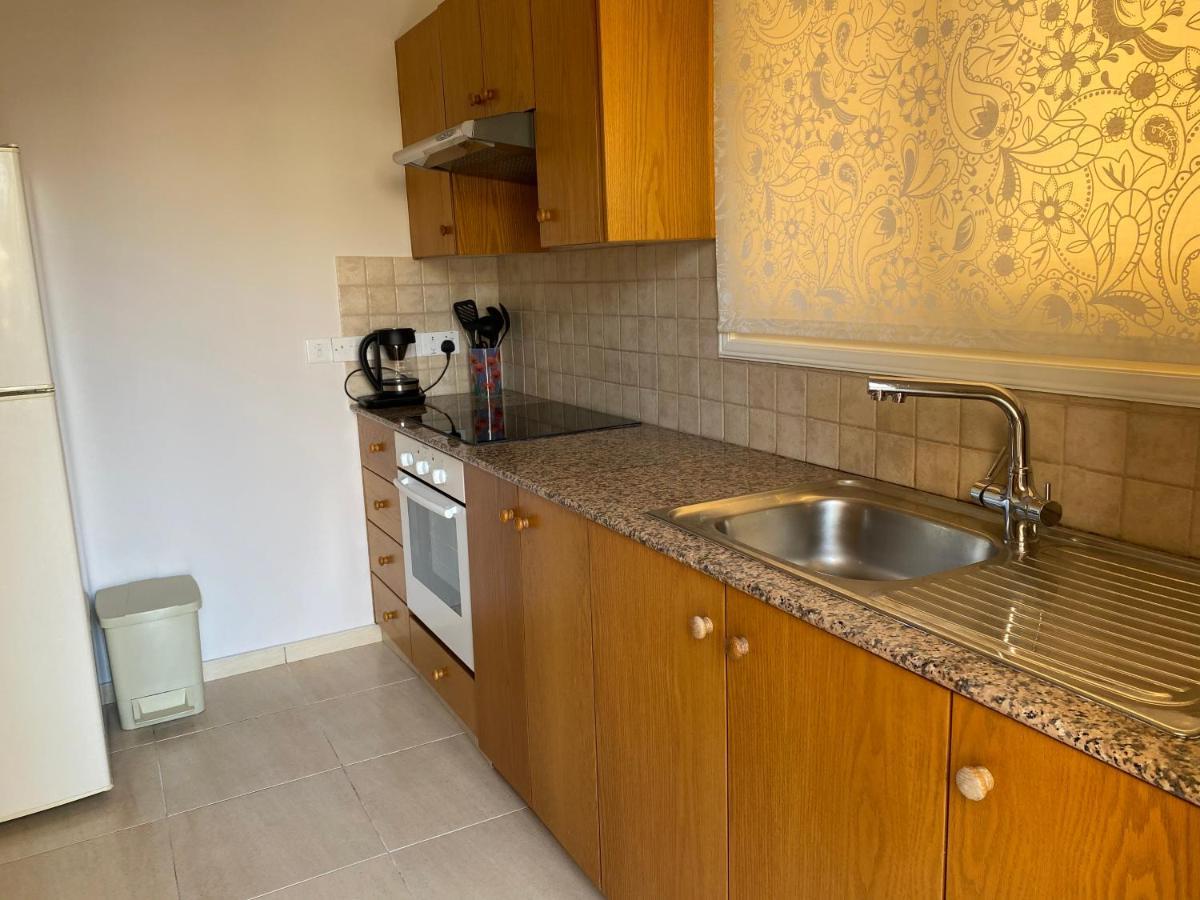 Holiday City Center Apartment Larnaca Luaran gambar