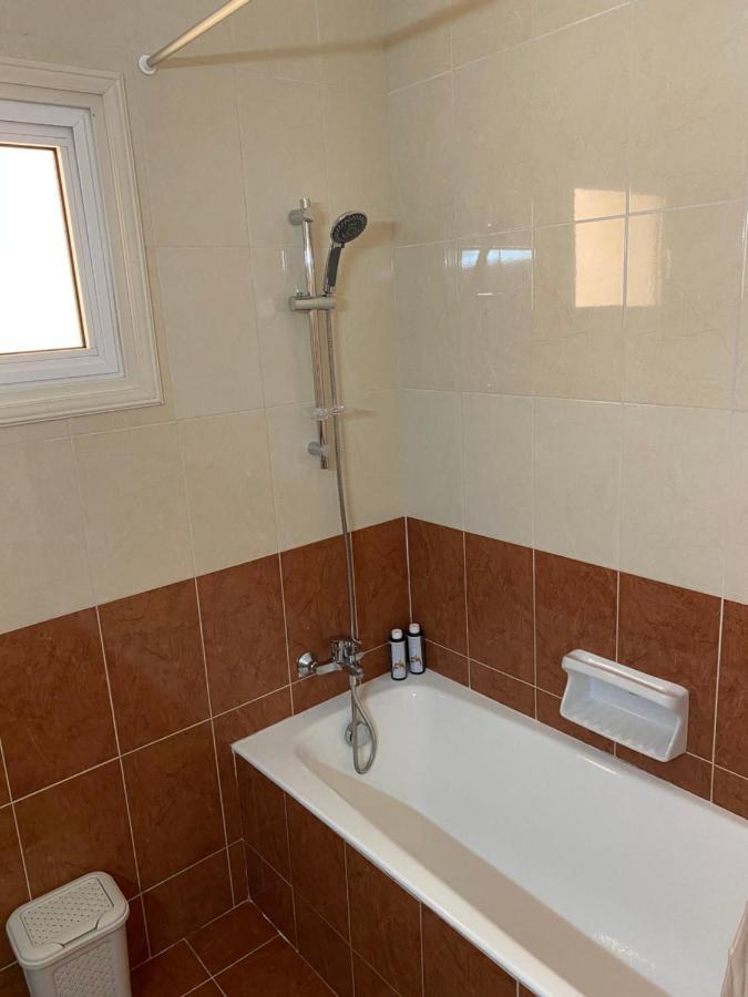 Holiday City Center Apartment Larnaca Luaran gambar