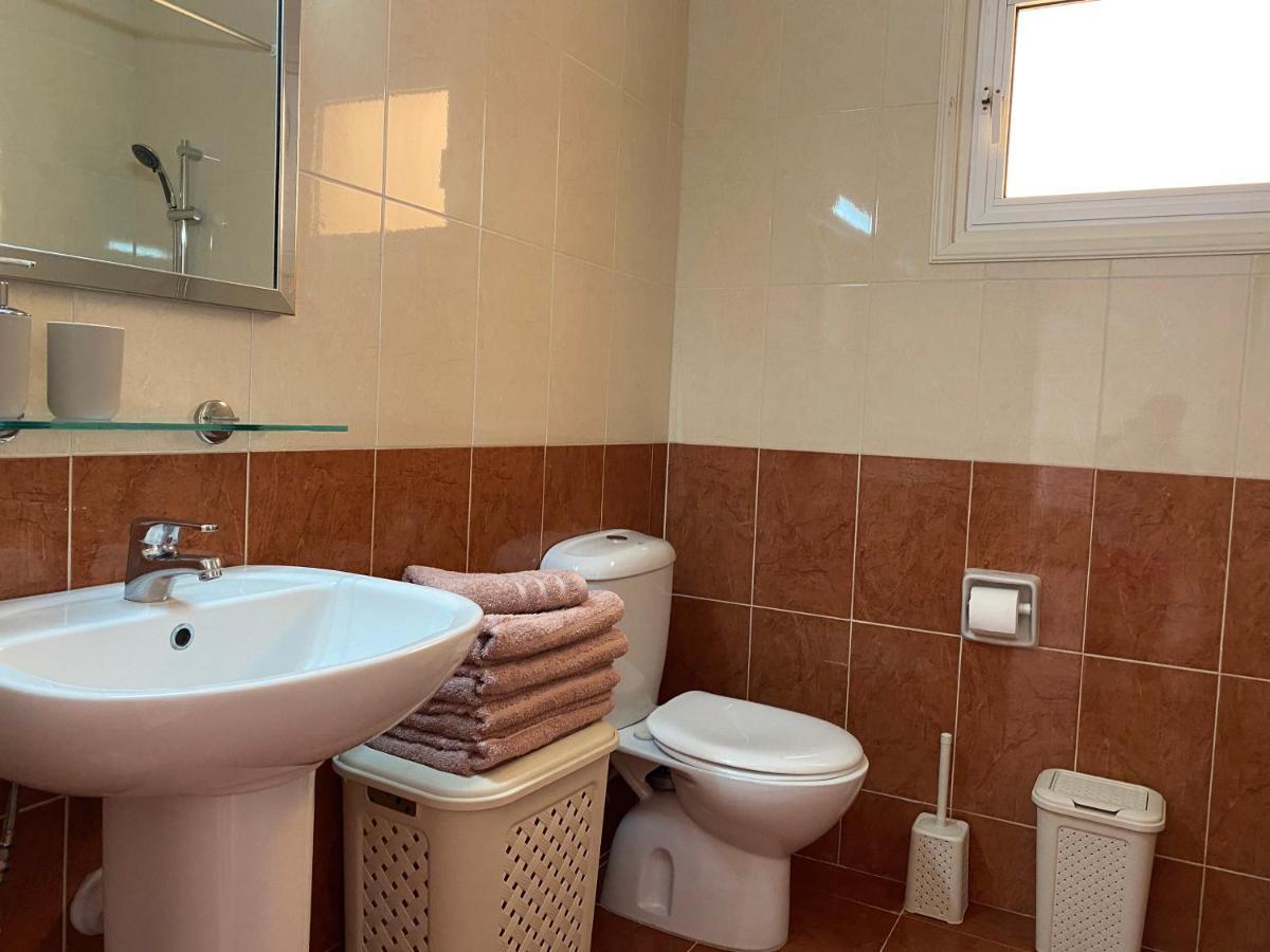 Holiday City Center Apartment Larnaca Luaran gambar