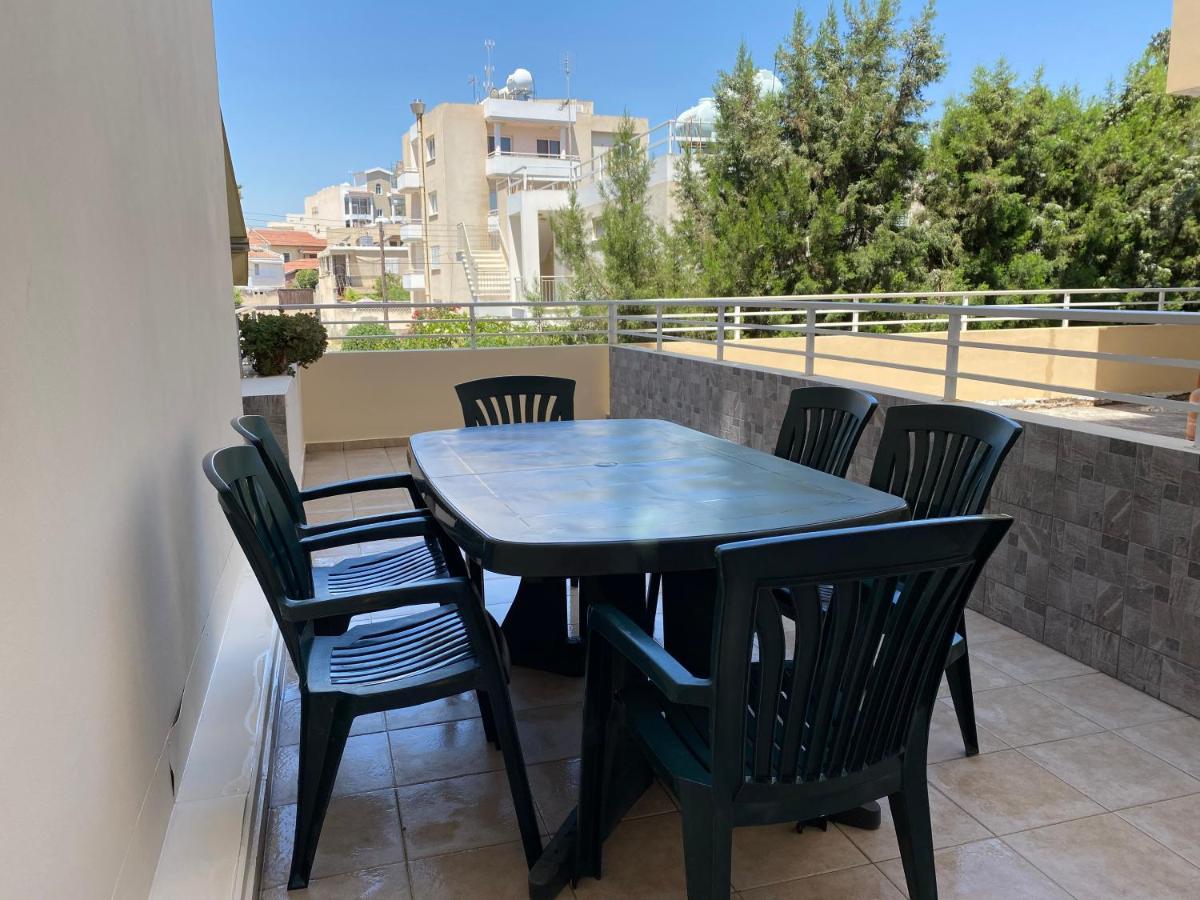 Holiday City Center Apartment Larnaca Luaran gambar