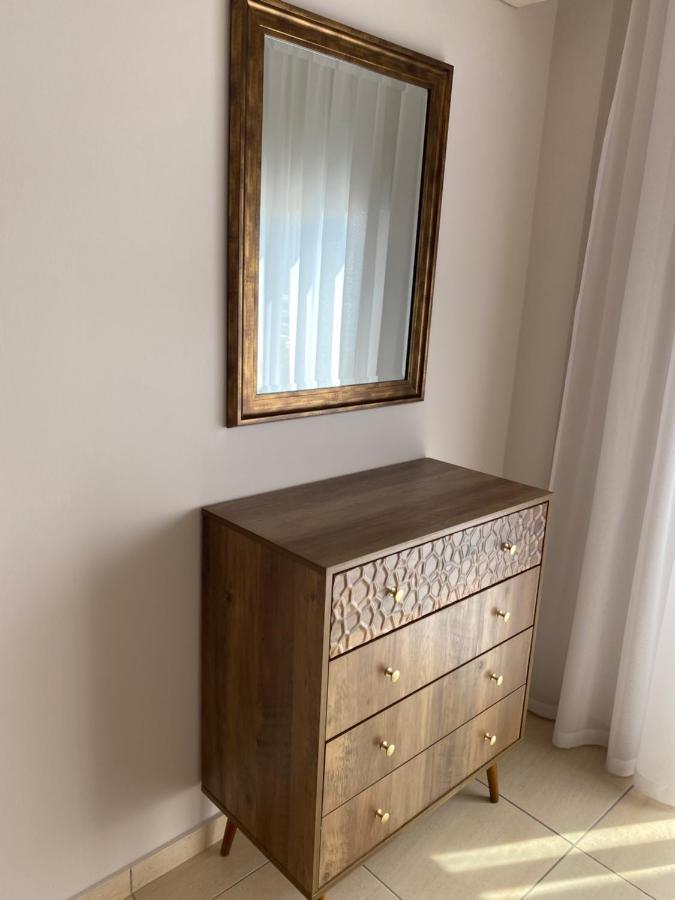 Holiday City Center Apartment Larnaca Luaran gambar